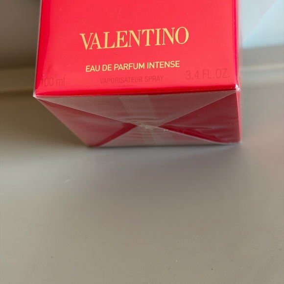 Valentino Voce Viva Intensa Eau de in Red Packaging - Picture 2 of 10